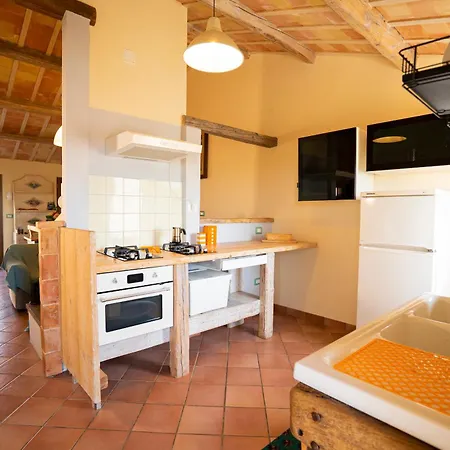 Casa Colonica Sulla Prima Collina Дом отдыха *