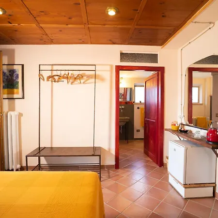 Casa Colonica Sulla Prima Collina بيت للعطل بورتو بوتنزا بيشينا