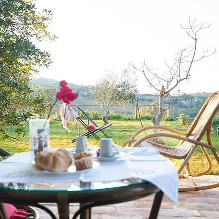 Casa Colonica Sulla Prima Collina بيت للعطل